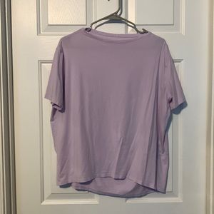 Lululemon back in action shirt
